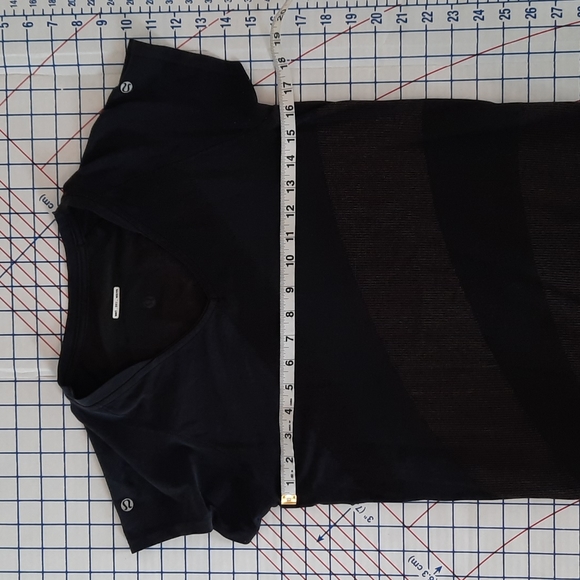 lululemon wet•DRY•warm Top - Picture 3 of 6